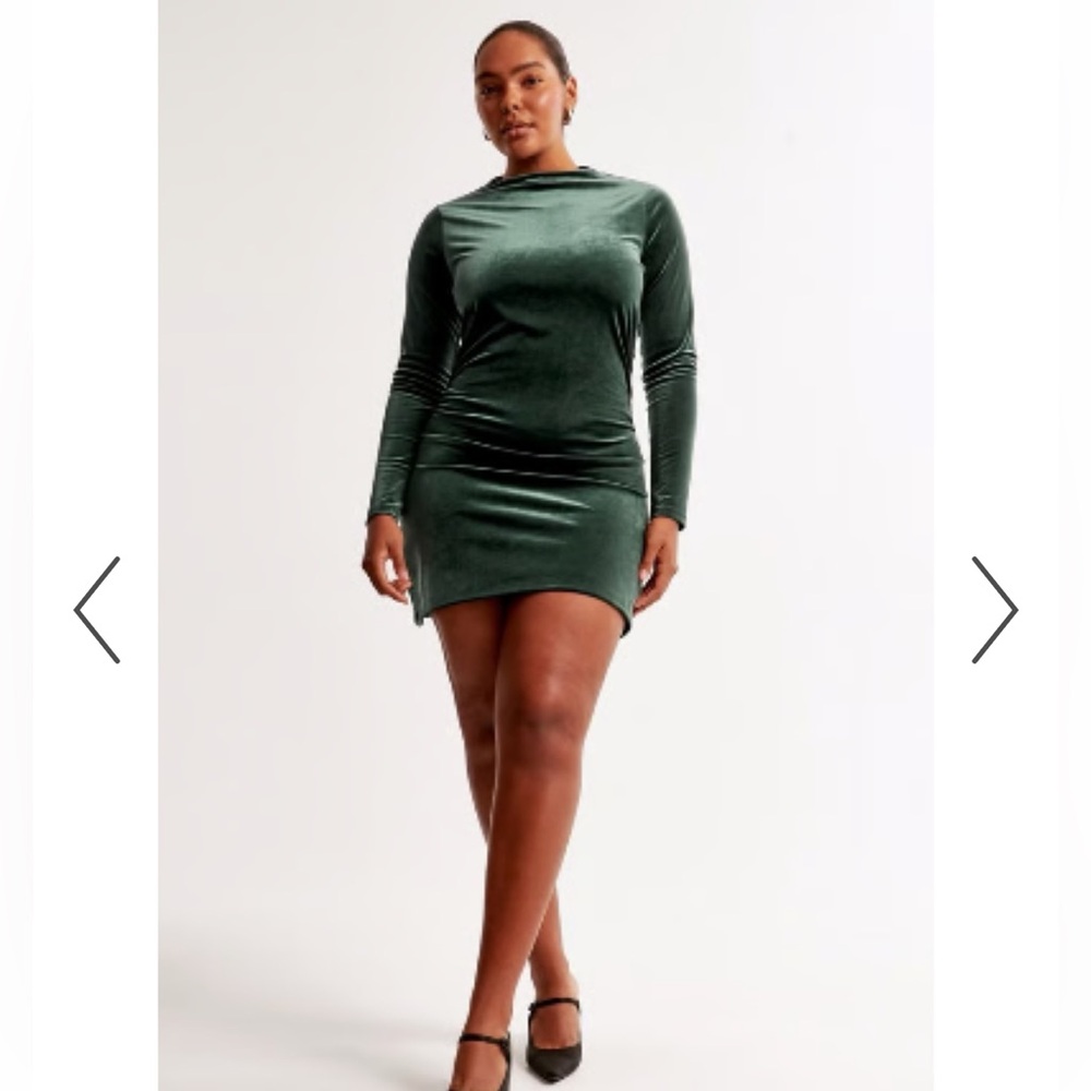 Abercrombie & Fitch Paloma Long-Sleeve Velvet Mini Dress